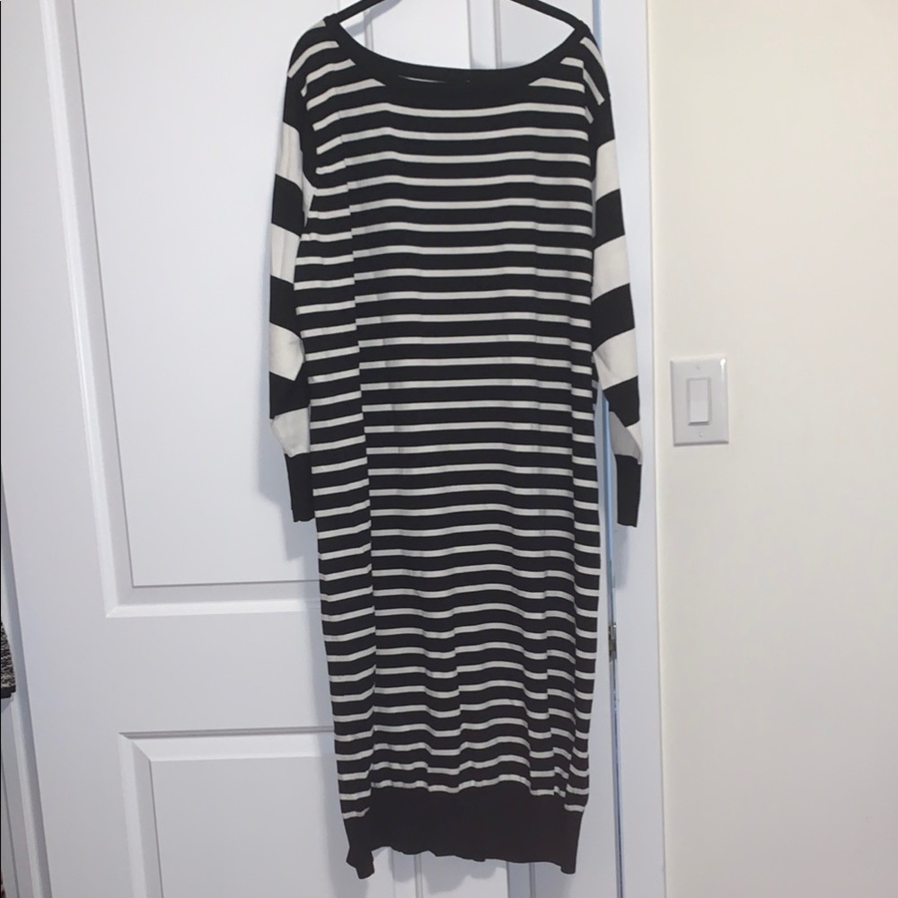 Black and white striped 👗 dress 3X